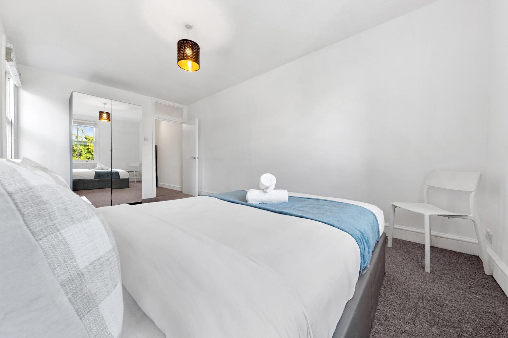 Luxury 4 Bedroom Flat With Stunning Shard View From Terrace In Central London! Next To Station, Sleeps 9 Екстериор снимка